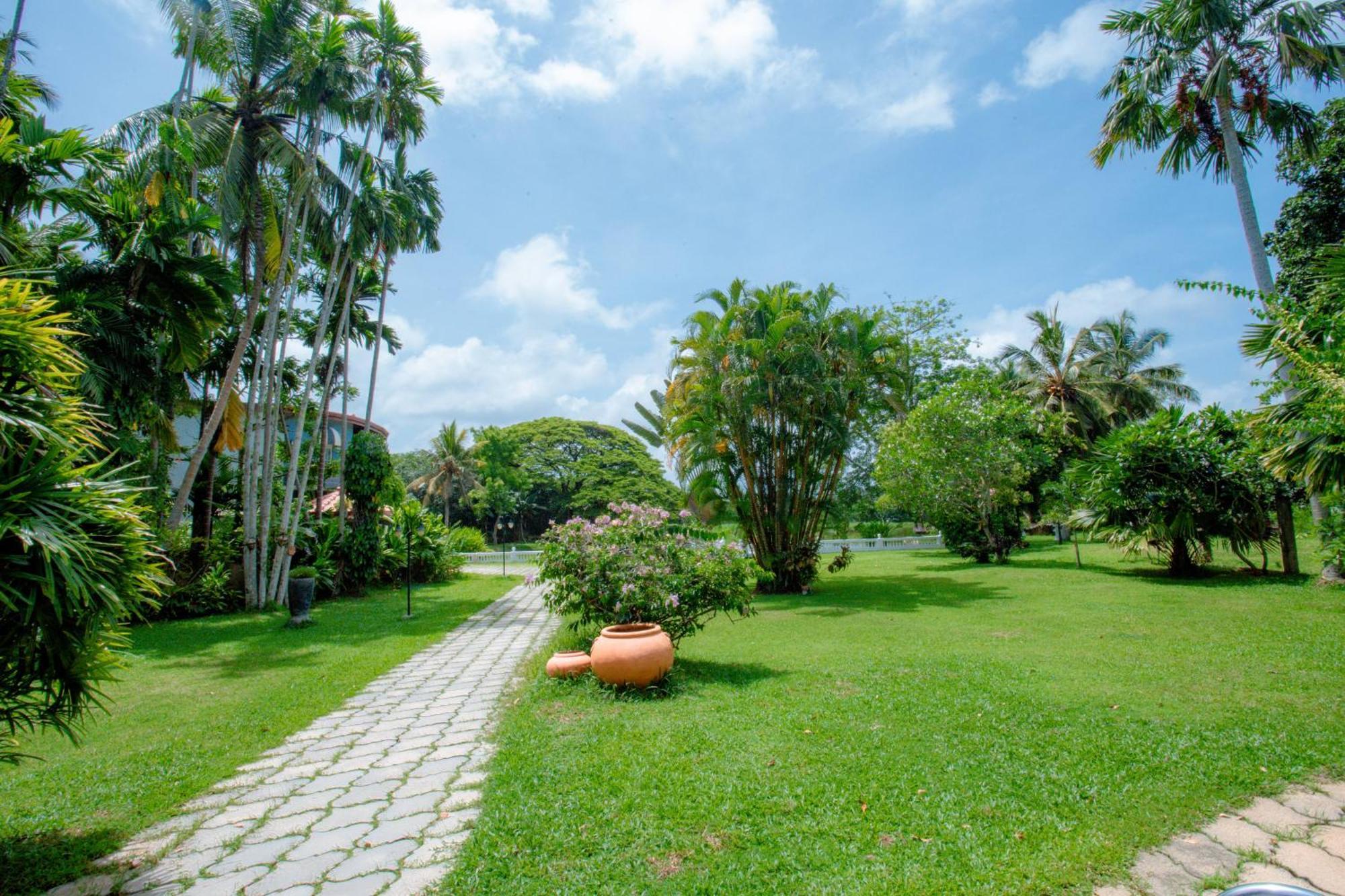 Ayubowan Swiss Lanka Bungalow Resort Bentota Luaran gambar